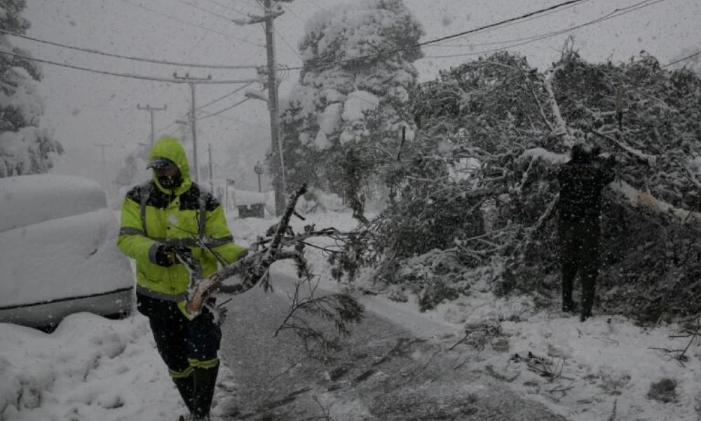 Σε λευκό πέπλο η χώρα! Η "Ελπίδα" γίνεται αισθητή σε κάθε γωνιά-Σε επιφυλακή οι υπηρεσίες